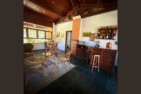Casa à venda com 2500m², 4 quartos e 8 vagasSala