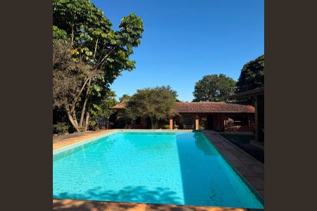 Casa à venda com 2500m², 4 quartos e 8 vagasÁrea externa