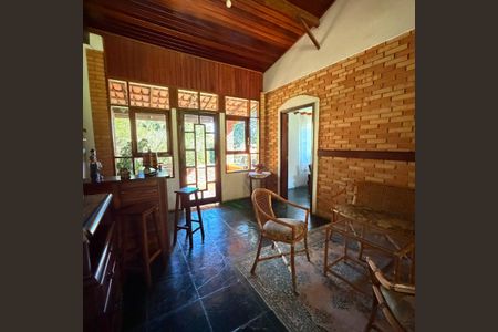 Casa à venda com 2500m², 4 quartos e 8 vagasSala