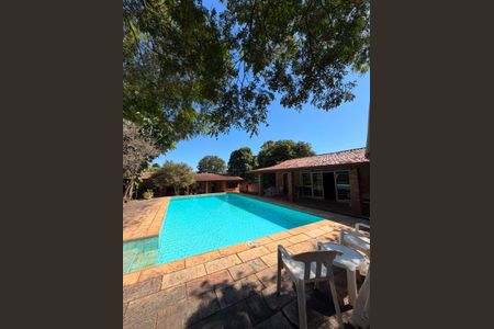 Casa à venda com 2500m², 4 quartos e 8 vagasÁrea externa
