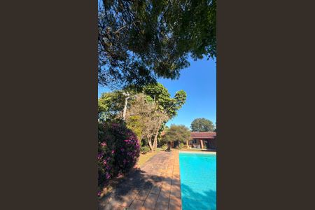 Casa à venda com 2500m², 4 quartos e 8 vagasÁrea externa