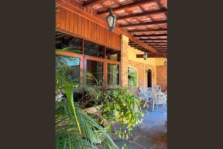Casa à venda com 2500m², 4 quartos e 8 vagasÁrea externa