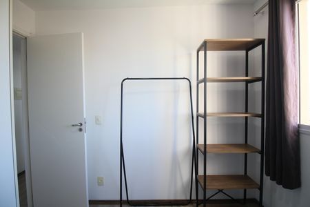 Quarto 2 de apartamento para alugar com 2 quartos, 40m² em Jardim Taboao, São Paulo