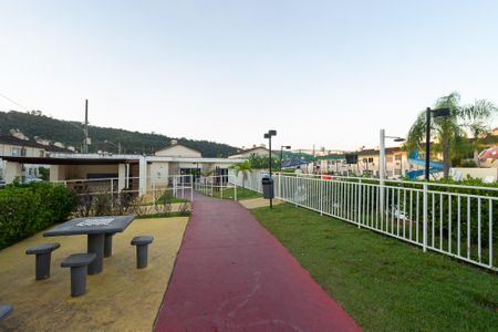 Casa de condomínio para alugar com 63m², 2 quartos e 1 vaga Casa de condomínio para alugar com 63m², 2 quartos e 1 vagaÁrea comum - Playground