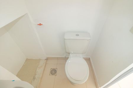Casa de condomínio para alugar com 63m², 2 quartos e 1 vaga Casa de condomínio para alugar com 63m², 2 quartos e 1 vagaBanheiro 2