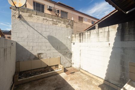Casa de condomínio para alugar com 63m², 2 quartos e 1 vaga Casa de condomínio para alugar com 63m², 2 quartos e 1 vagaÁrea de Serviço