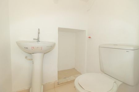 Casa de condomínio para alugar com 63m², 2 quartos e 1 vaga Casa de condomínio para alugar com 63m², 2 quartos e 1 vagaBanheiro 2