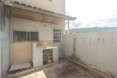 Casa de condomínio para alugar com 63m², 2 quartos e 1 vaga Casa de condomínio para alugar com 63m², 2 quartos e 1 vagaÁrea de Serviço