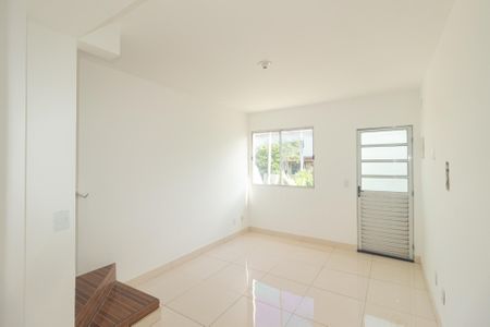 Casa de condomínio para alugar com 63m², 2 quartos e 1 vaga Casa de condomínio para alugar com 63m², 2 quartos e 1 vagaSala