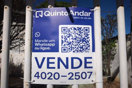 Casa à venda com 380m², 3 quartos e 6 vagas Casa à venda com 380m², 3 quartos e 6 vagasPLACA INSTALADA NA FACHADA