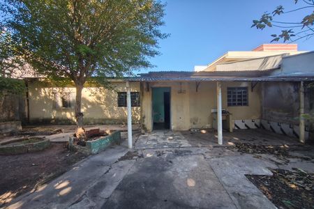 Casa à venda com 380m², 3 quartos e 6 vagas Casa à venda com 380m², 3 quartos e 6 vagasQuintal