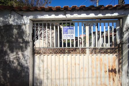 Casa à venda com 380m², 3 quartos e 6 vagas Casa à venda com 380m², 3 quartos e 6 vagasPLACA INSTALADA NA FACHADA