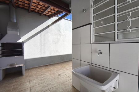 Área de Serviço de casa para alugar com 2 quartos, 105m² em Jardim Garcia, Campinas