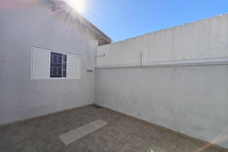 Casa para alugar com 105m², 2 quartos e 1 vaga Casa para alugar com 105m², 2 quartos e 1 vagaQuintal