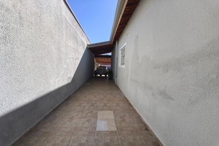 Corredor - Quintal de casa para alugar com 2 quartos, 105m² em Jardim Garcia, Campinas