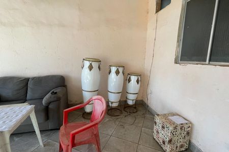 Quintal de casa para alugar com 2 quartos, 210m² em São Bento, Duque de Caxias