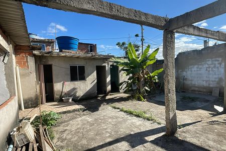 Quintal de casa para alugar com 2 quartos, 210m² em São Bento, Duque de Caxias