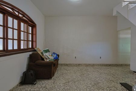 Casa à venda com 3 quartos, 300m² em Parque Xangri-lá, Contagem