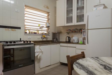 Cozinha de casa para alugar com 2 quartos, 216m² em Jardim Calux, São Bernardo do Campo
