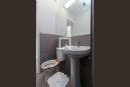 Banheiro de casa de condomínio à venda com 2 quartos, 45m² em Capão Redondo, São Paulo