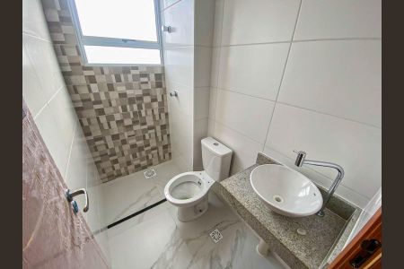 Banheiro de apartamento para alugar com 1 quarto, 45m² em Pau Miúdo, Salvador