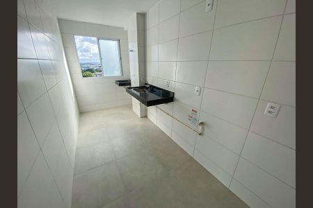Cozinha de apartamento para alugar com 1 quarto, 45m² em Pau Miúdo, Salvador