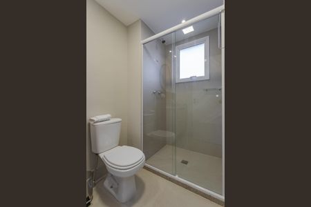 Banheiro de kitnet/studio para alugar com 1 quarto, 43m² em Passo D’areia, Porto Alegre