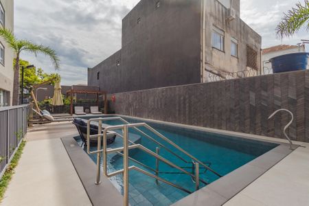 Studio para alugar com 43m², 1 quarto e 1 vaga Studio para alugar com 43m², 1 quarto e 1 vagaÁrea comum - Piscina