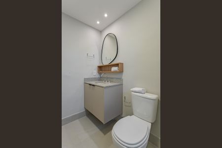 Banheiro de kitnet/studio para alugar com 1 quarto, 43m² em Passo D’areia, Porto Alegre
