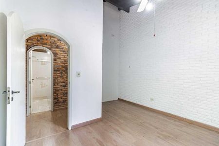 Casa para alugar com 277m², 4 quartos e 3 vagas Casa para alugar com 277m², 4 quartos e 3 vagasQuarto 2