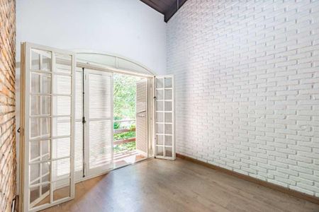 Casa para alugar com 277m², 4 quartos e 3 vagas Casa para alugar com 277m², 4 quartos e 3 vagasQuarto 4