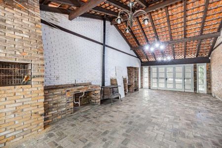 Casa para alugar com 277m², 4 quartos e 3 vagas