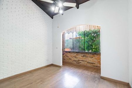 Casa para alugar com 277m², 4 quartos e 3 vagas Casa para alugar com 277m², 4 quartos e 3 vagasQuarto 3