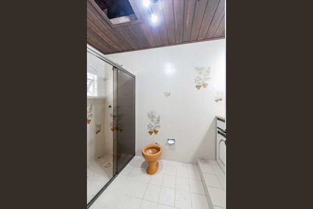 Banheiro 3 de casa para alugar com 4 quartos, 277m² em Centro, Gravataí