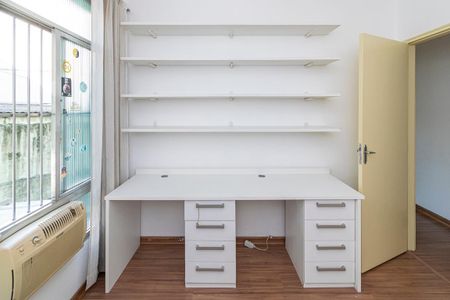 Apartamento para alugar com 58m², 2 quartos e 1 vaga Apartamento para alugar com 58m², 2 quartos e 1 vagaQuarto 1 - Mesa de escritório