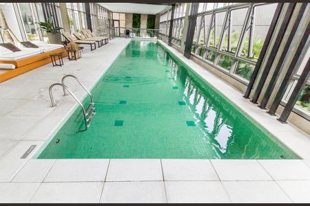 Apartamento à venda com 180m², 3 quartos e 3 vagas Apartamento à venda com 180m², 3 quartos e 3 vagasPiscina Coberta