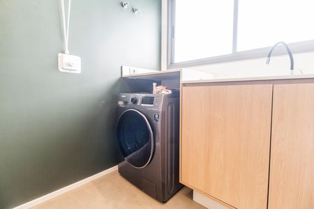 Apartamento à venda com 180m², 3 quartos e 3 vagas Apartamento à venda com 180m², 3 quartos e 3 vagasÁrea de Serviço