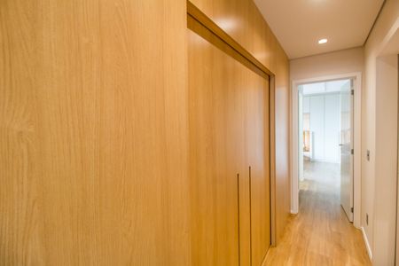 Apartamento à venda com 180m², 3 quartos e 3 vagas Apartamento à venda com 180m², 3 quartos e 3 vagasEscritório