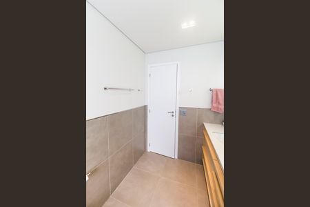 Apartamento à venda com 180m², 3 quartos e 3 vagas Apartamento à venda com 180m², 3 quartos e 3 vagasBanheiro da Suíte