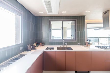 Cozinha de apartamento à venda com 3 quartos, 180m² em Alphaville Empresarial, Barueri
