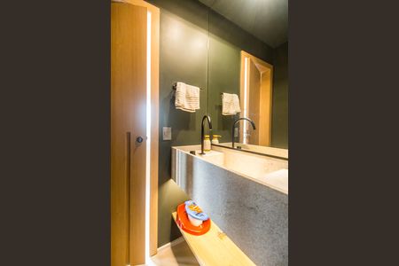 Apartamento à venda com 180m², 3 quartos e 3 vagas Apartamento à venda com 180m², 3 quartos e 3 vagasLavabo