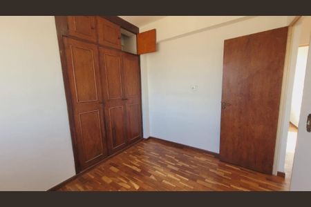 Apartamento para alugar com 76m², 3 quartos e 1 vaga Apartamento para alugar com 76m², 3 quartos e 1 vagaQuarto