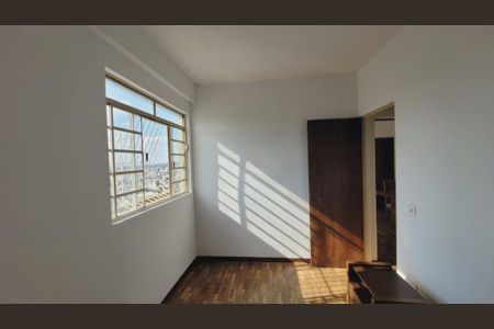 Apartamento para alugar com 76m², 3 quartos e 1 vaga Apartamento para alugar com 76m², 3 quartos e 1 vagaQuarto