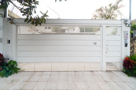 Fachada de casa à venda com 3 quartos, 350m² em Planalto Paulista, São Paulo