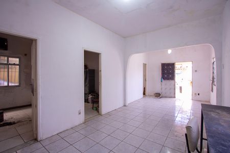 Sala de casa para alugar com 3 quartos, 100m² em Miriambi, São Gonçalo