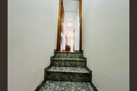 Escada de casa à venda com 3 quartos, 153m² em Paraíso, Santo André