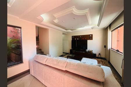Sala de casa à venda com 3 quartos, 153m² em Paraíso, Santo André