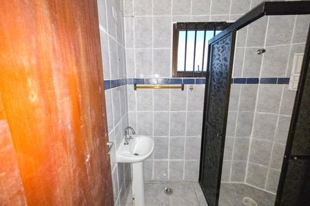 Banheiro de apartamento para alugar com 1 quarto, 70m² em Guilhermina, Praia Grande