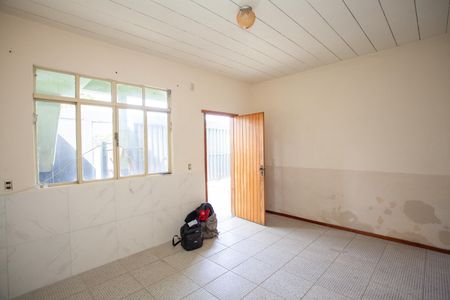 Sala de casa à venda com 5 quartos, 251m² em Água Branca, Contagem