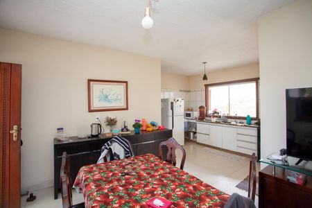 Casa à venda com 251m², 5 quartos e 2 vagasCasa 2 - Sala